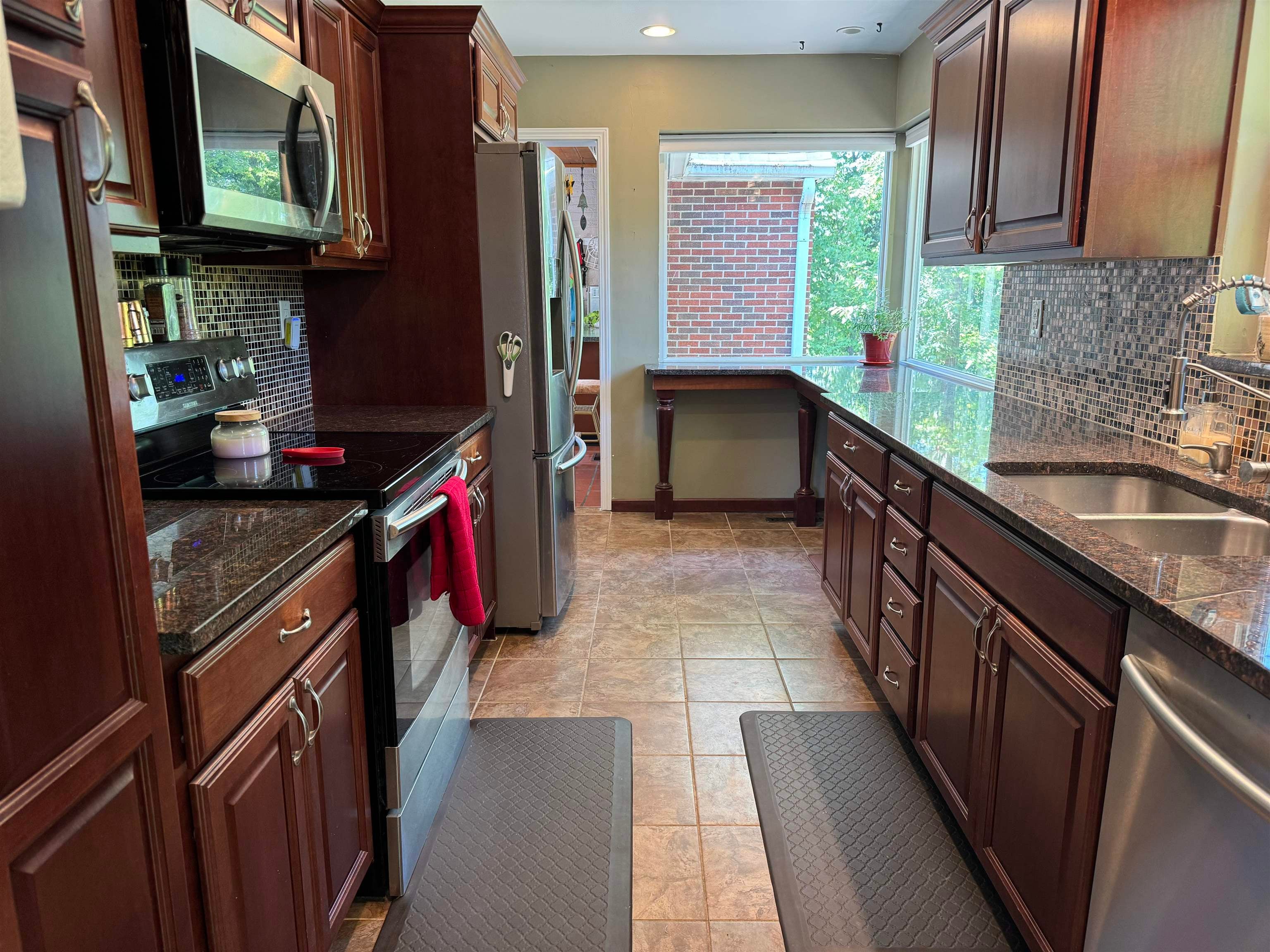 522 Foster Road Huntington, WV 25701 - Photo 5 of 26 Gallery Image 5