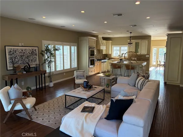 $1,688,000 | 5704 Columbus Avenue, Sherman Oaks, CA 91411