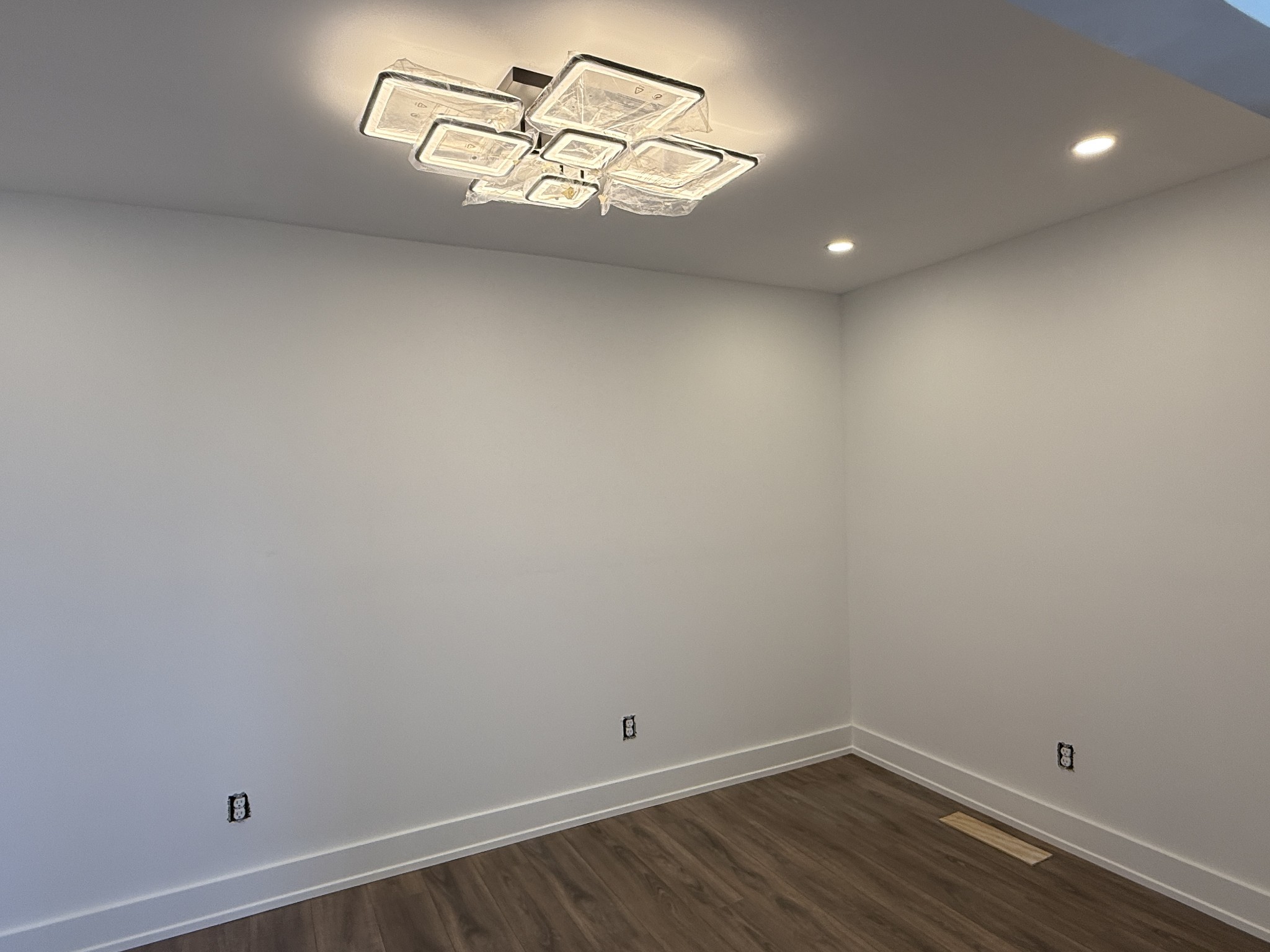3880 Barfield Crescent Road Murfreesboro, TN 37128 - Photo 14 of 26 a view of a room with wooden floor and white walls