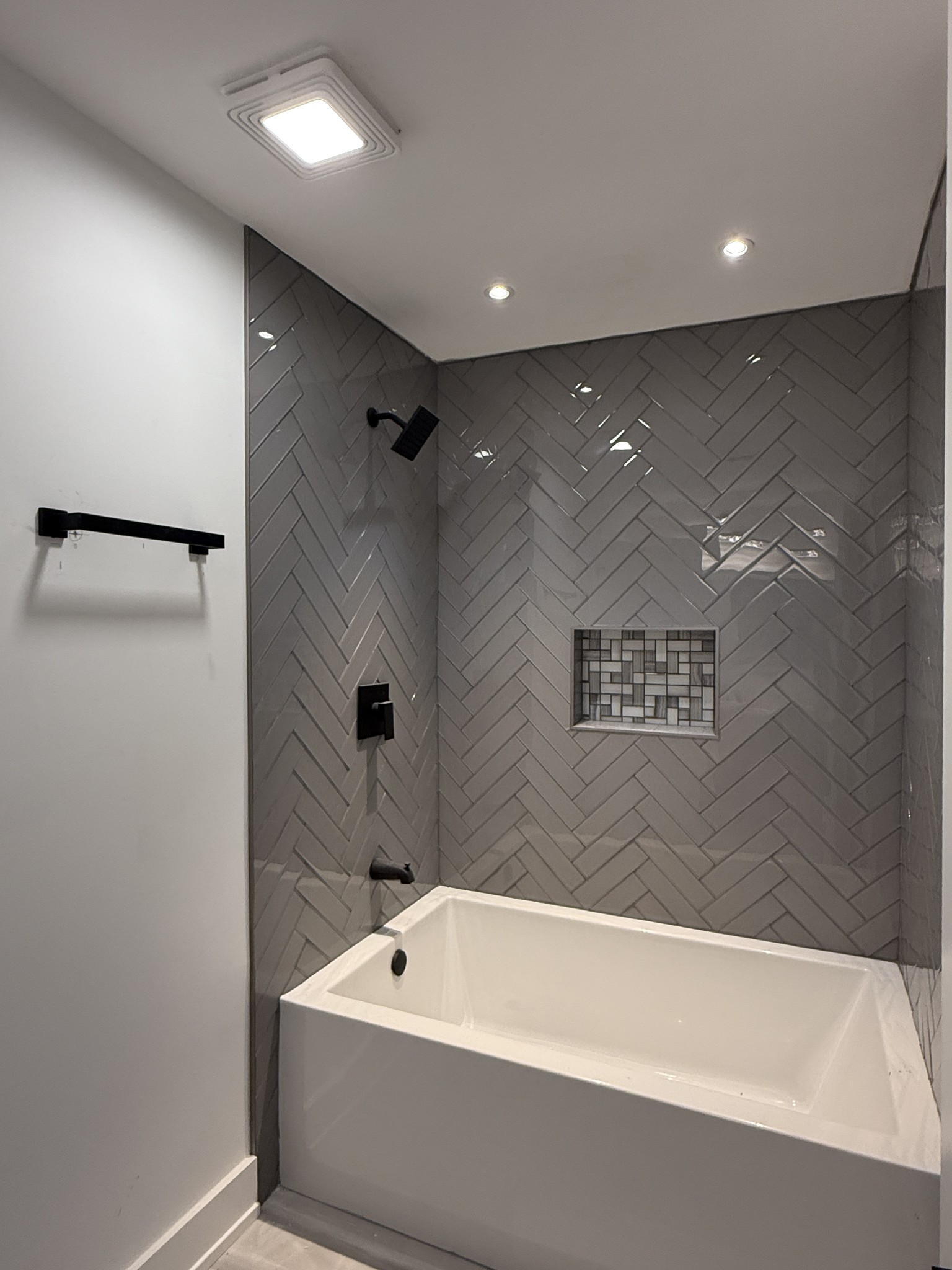 3880 Barfield Crescent Road Murfreesboro, TN 37128 - Photo 17 of 26 a bathroom with a bathtub and shower