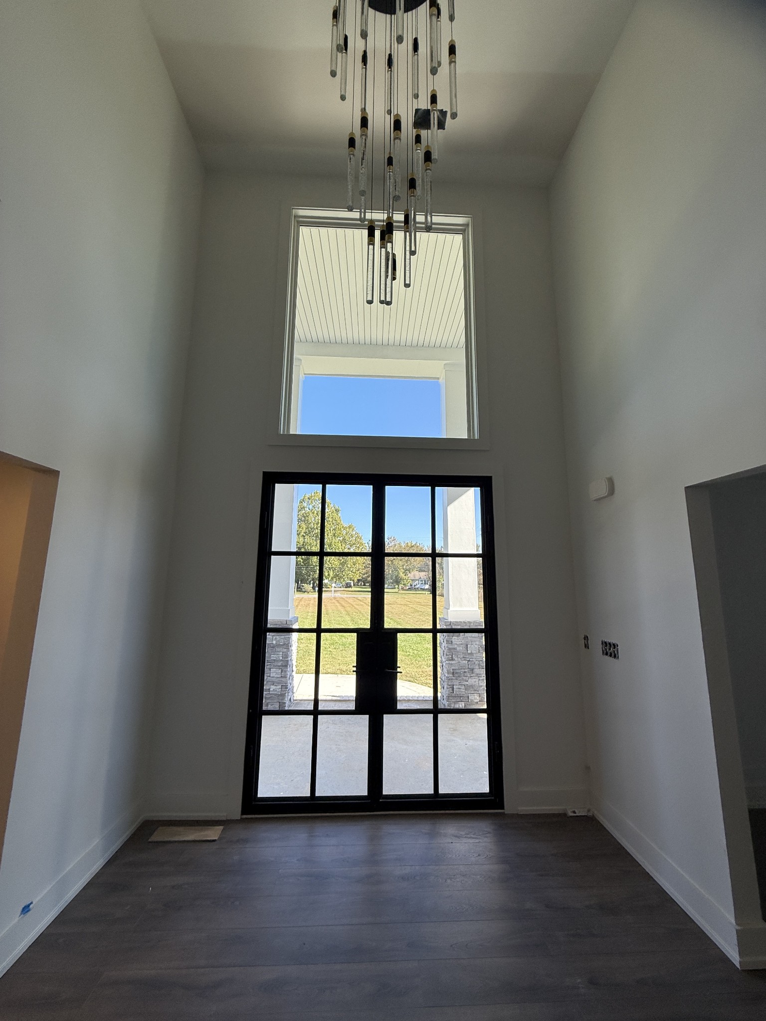 3880 Barfield Crescent Road Murfreesboro, TN 37128 - Photo 3 of 26 a view of an empty room with a window