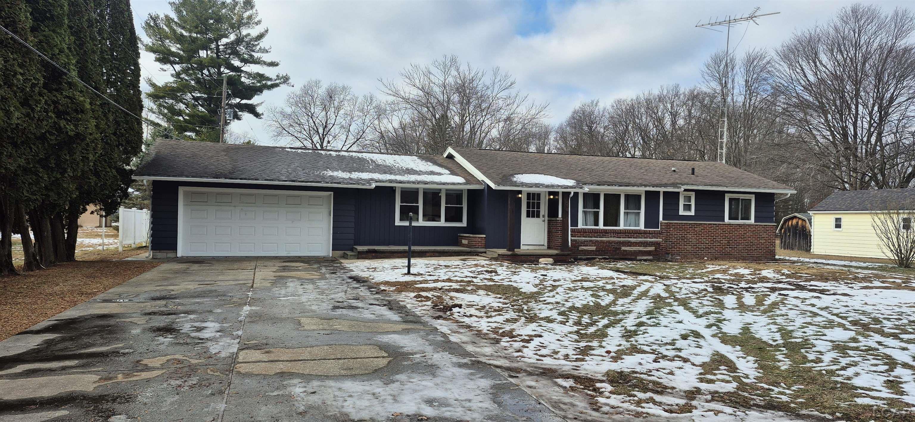 11043 Secor Road Temperance, MI 48182 - Photo 1 of 20 50196333-3e580d67-a4fb-469a-9dc4-aa4946a3d009.JPG