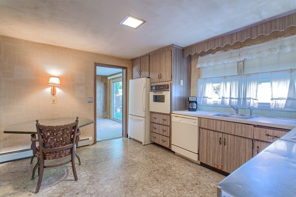 3 Flynn Road Peabody, MA 01960 - Photo 7 of 24 Gallery Image 7