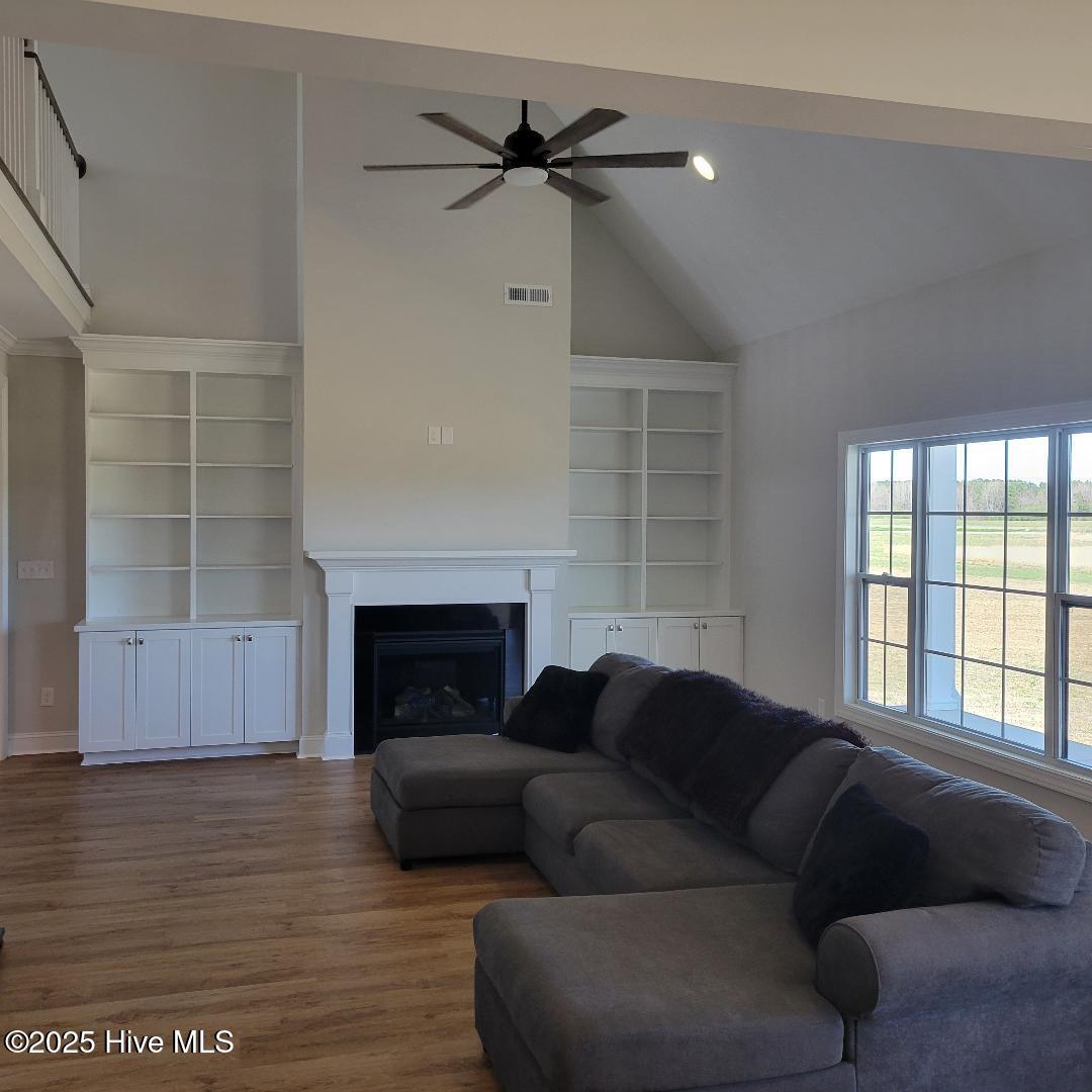 4450 Sheppard Mill Road Robersonville, NC 27871 - Photo 14 of 43 4450 gret rm with volume