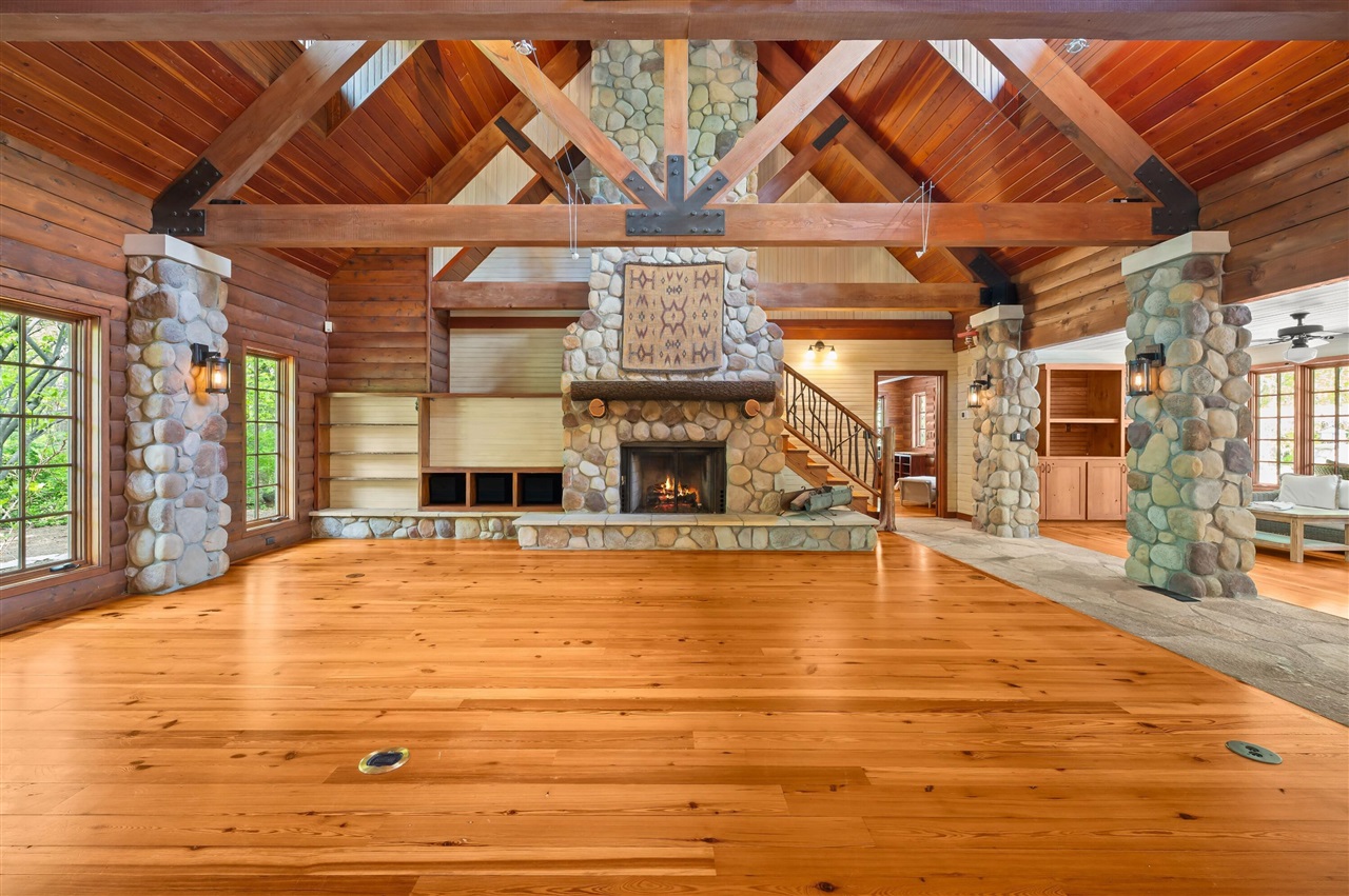 14657 Lakeshore Road Lakeside, MI 49116 - Photo 12 of 71 Gallery Image 12