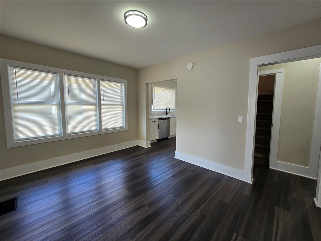 104 Midland Avenue Rochester, NY 14621 - Photo 9 of 44