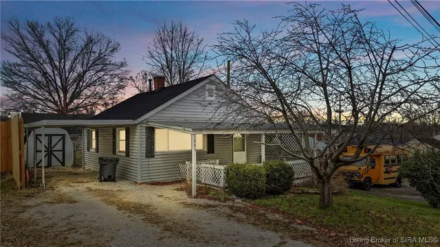 $124,900 | 703 Knob Hill Avenue, New Albany, IN 47150