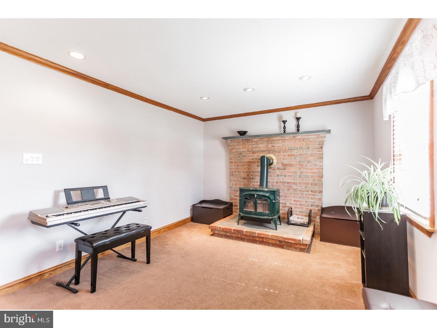 35 Ridge Road Aston, PA 19014 - Photo 3 of 14