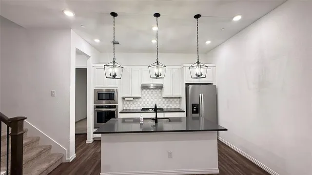 $2,750 | 9943 Hennings Street, Irving, TX 75063