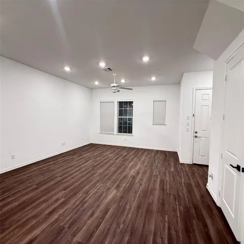 $2,750 | 9943 Hennings Street, Irving, TX 75063