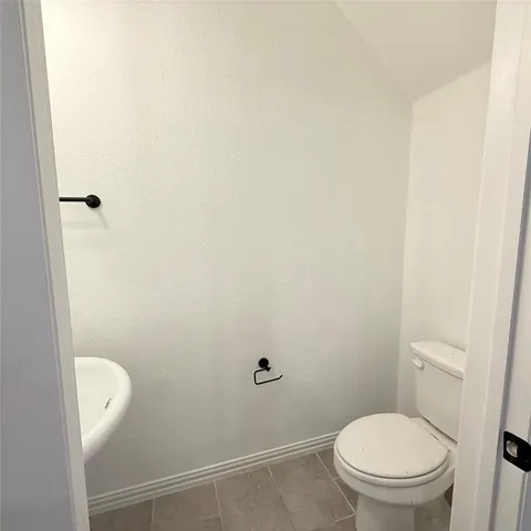 $2,750 | 9943 Hennings Street, Irving, TX 75063