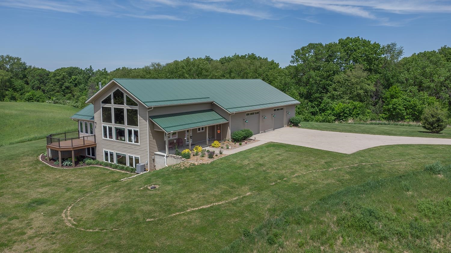 16168 Scenic Ridge Road Savanna, IL 61074 - Photo 3 of 58