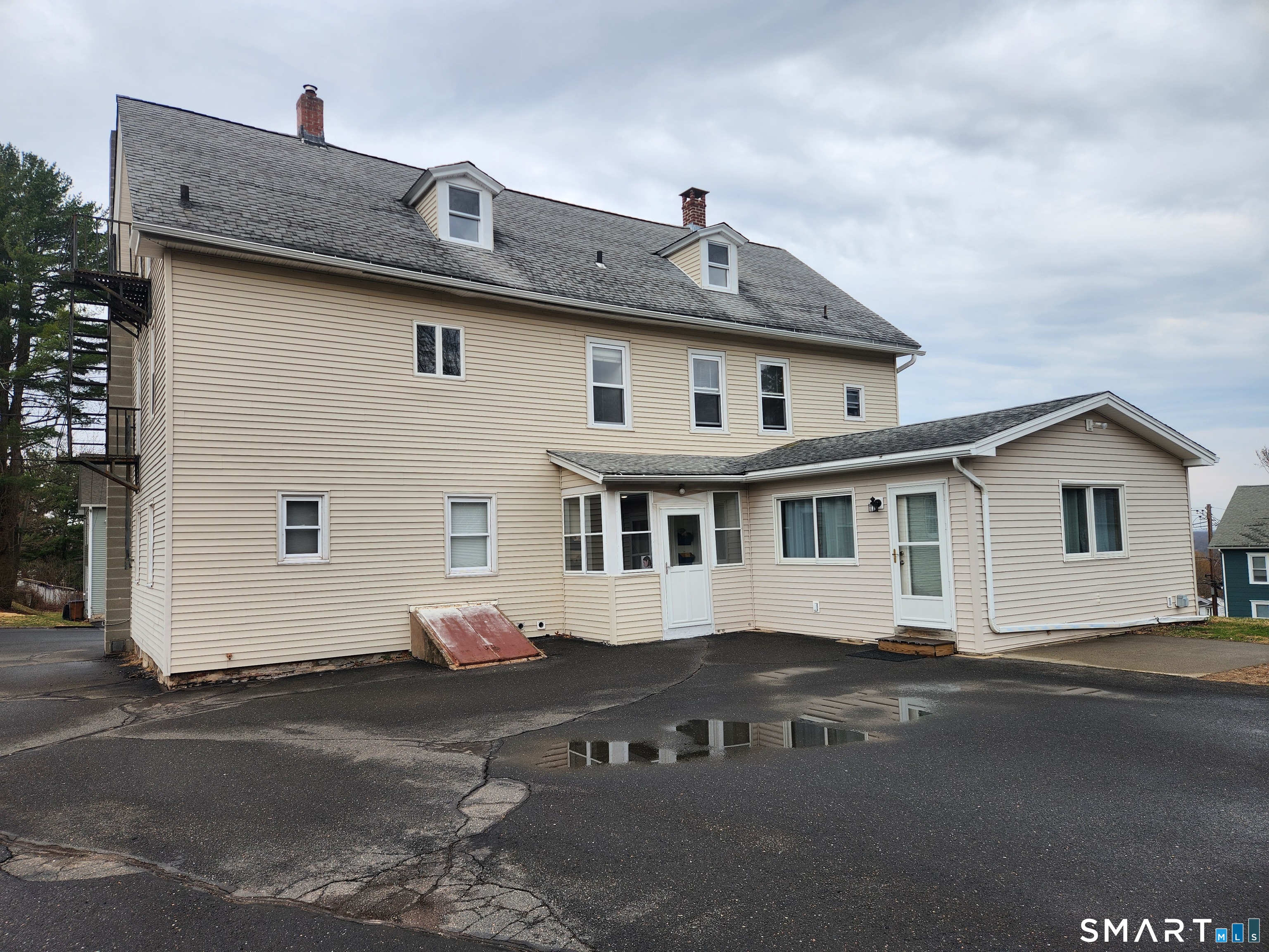 9 Morrison Street, Unit 2 Vernon, CT 06066 - Photo 12 of 15