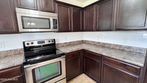 $289,500 | 106 Kodiak Court, Jacksonville, NC 28540