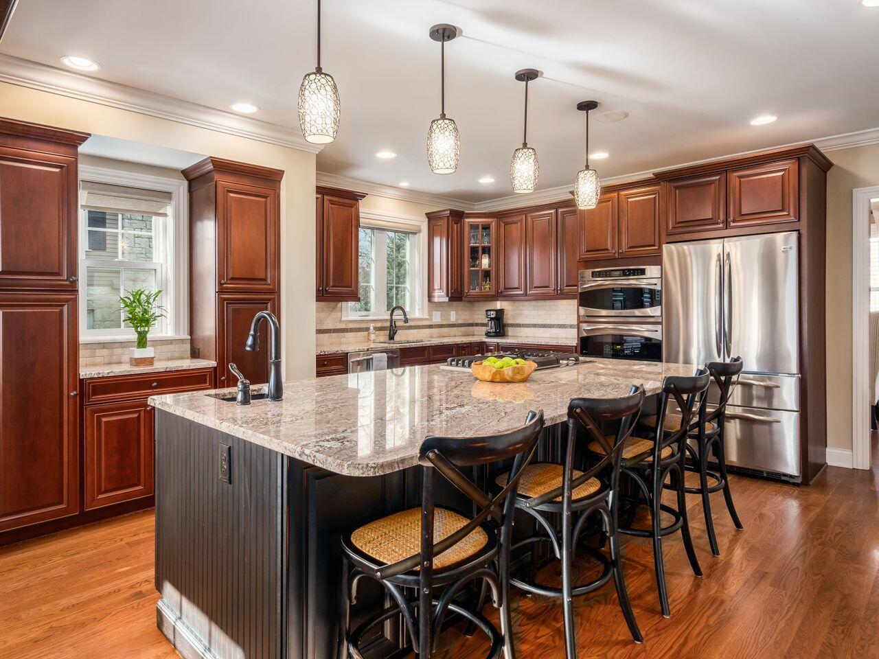 2079 Guilford Road Columbus, OH 43221 - Photo 15 of 81 Kitchen