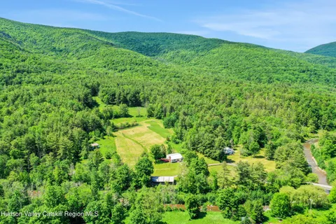 $995,000 | 21 Long Road, West Kill, NY 12492