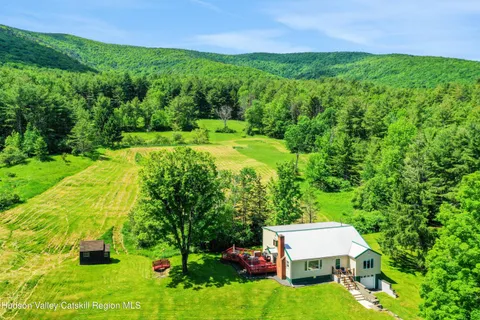 $995,000 | 21 Long Road, West Kill, NY 12492