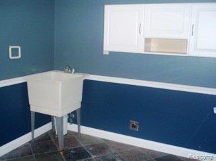 5300 Inverrary Lane Commerce Township, MI 48382 - Photo 15 of 21 laundry room