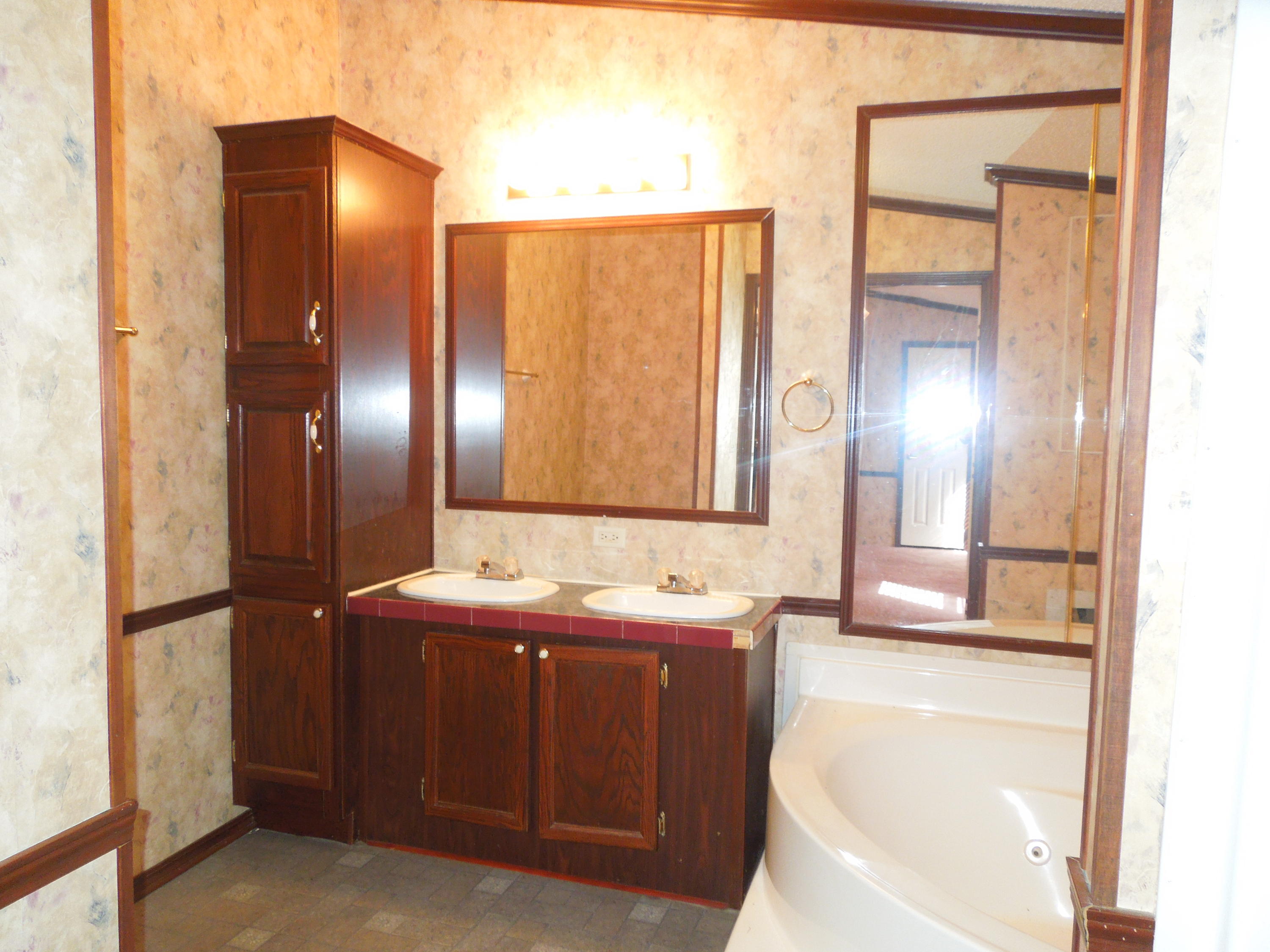 7522 Davis Mill Road Harrison, TN 37341 - Photo 16 of 36 Master bath