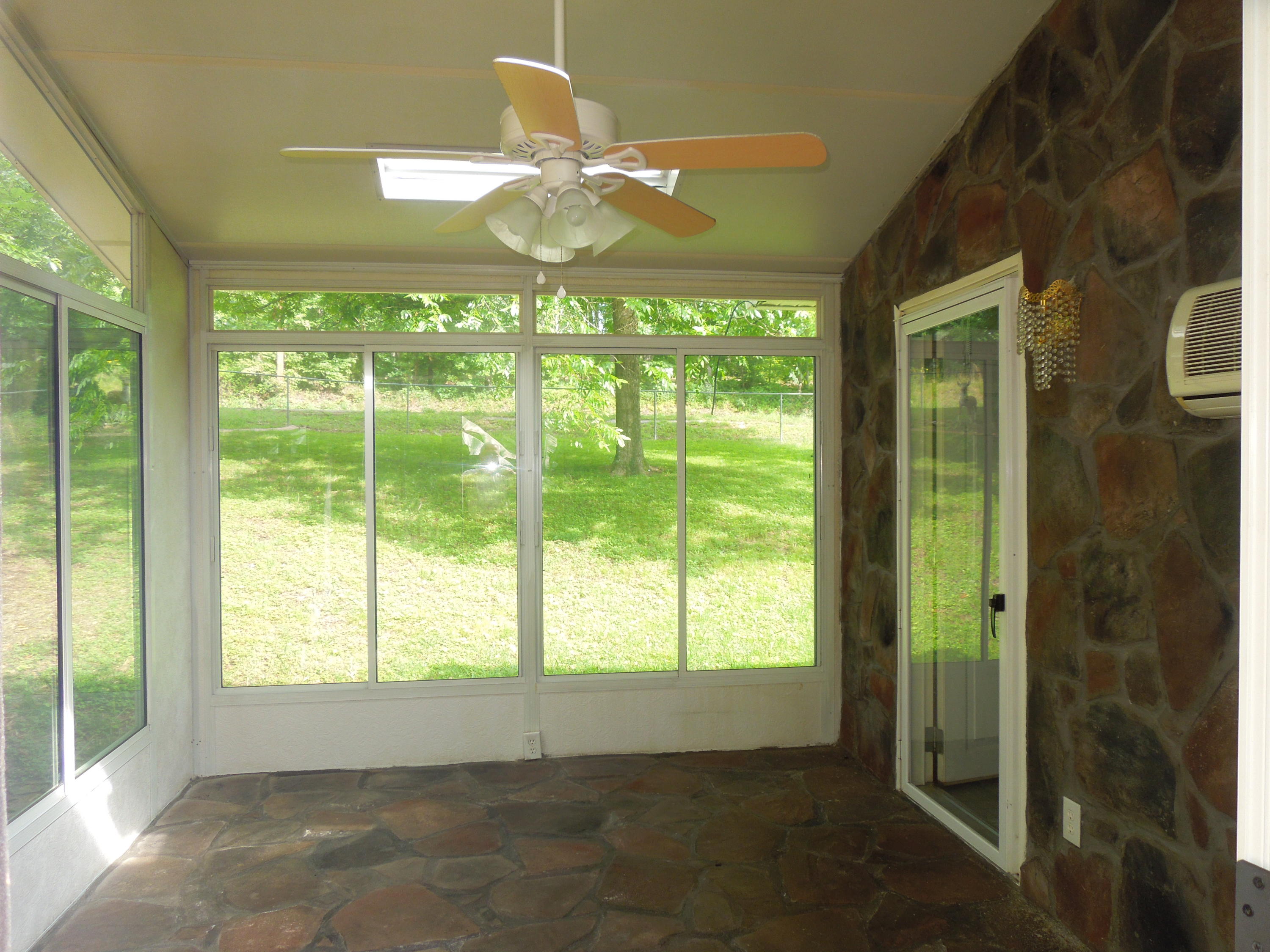 7522 Davis Mill Road Harrison, TN 37341 - Photo 26 of 36 Sunroom