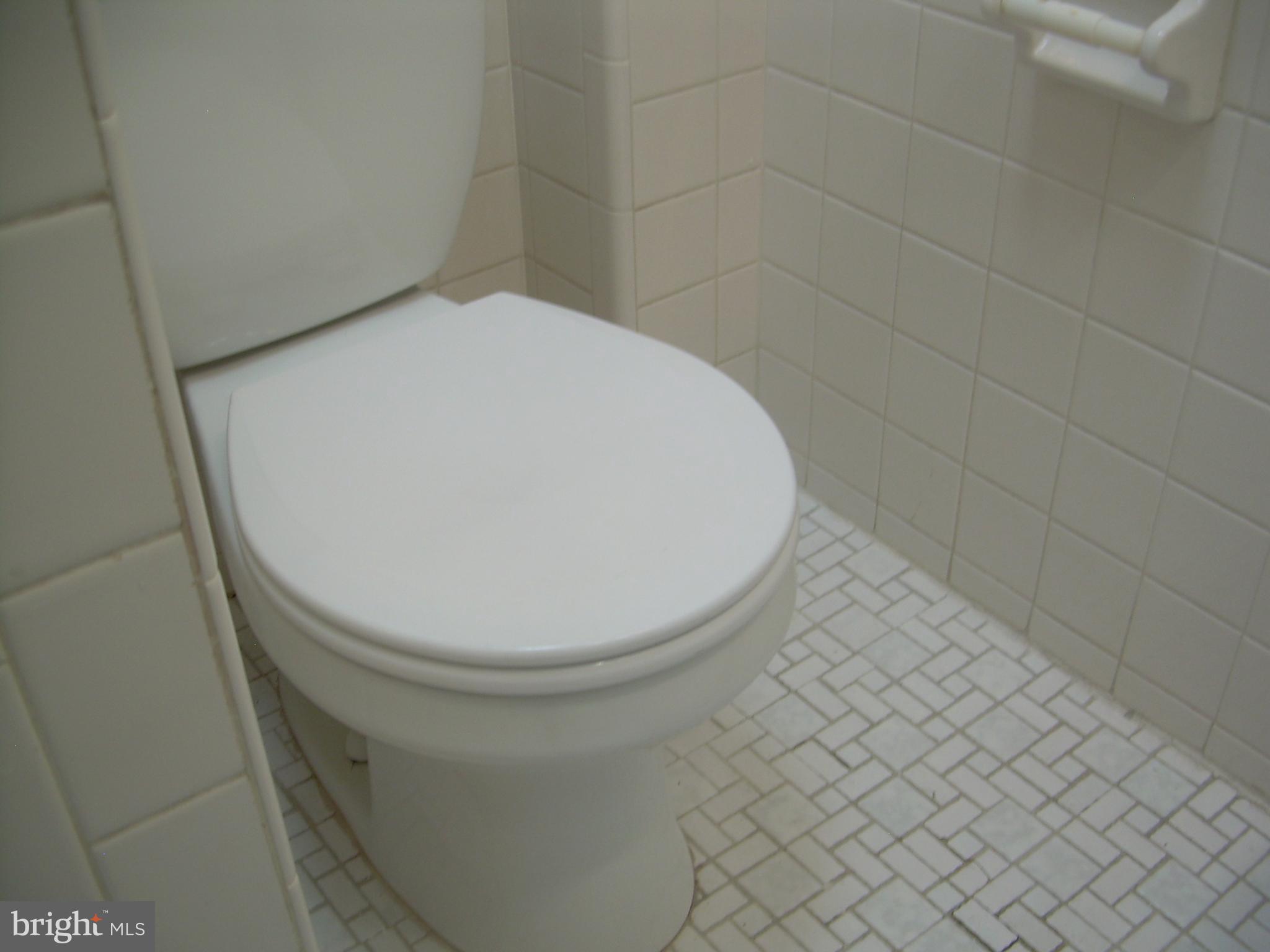 996 Anchor Street Philadelphia, PA 19124 - Photo 15 of 30 view of small space