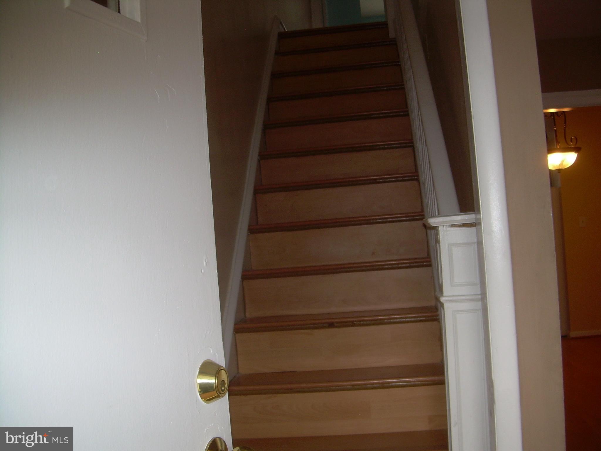 996 Anchor Street Philadelphia, PA 19124 - Photo 10 of 30 a view of entryway