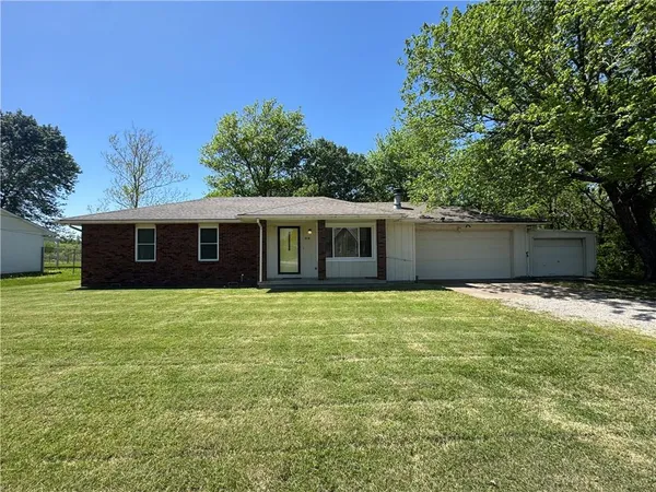 $132,000 | 808 Hugh Street, Frontenac, KS 66763