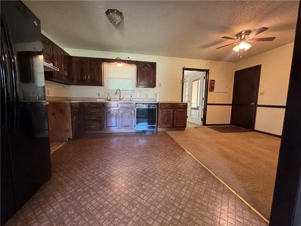 $132,000 | 808 Hugh Street, Frontenac, KS 66763
