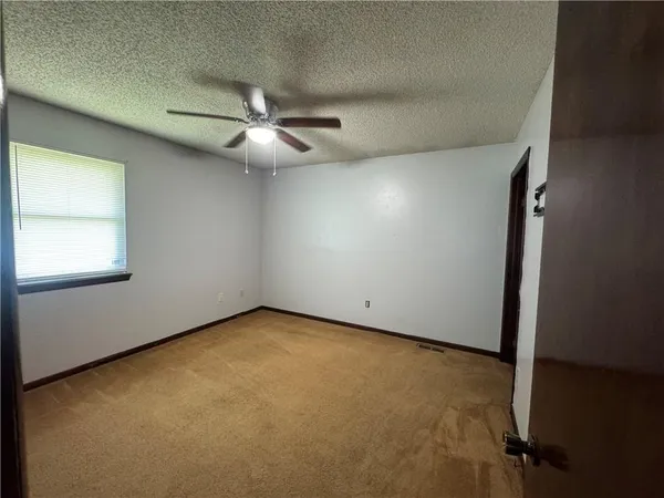 $132,000 | 808 Hugh Street, Frontenac, KS 66763