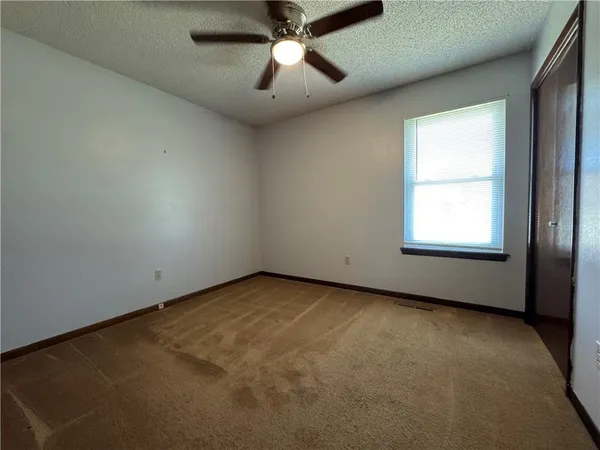 $132,000 | 808 Hugh Street, Frontenac, KS 66763