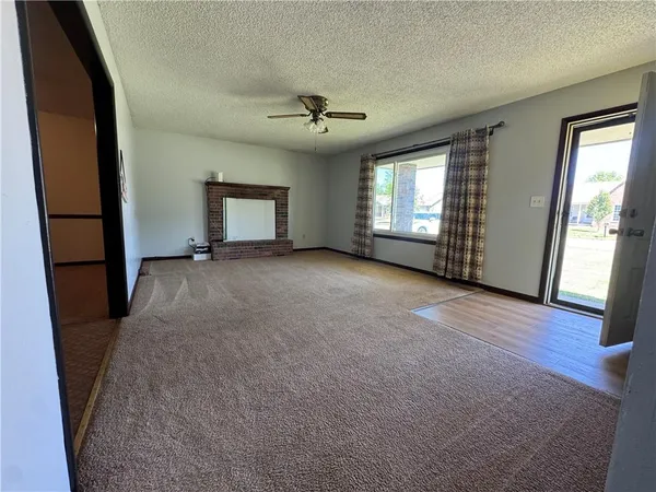 $132,000 | 808 Hugh Street, Frontenac, KS 66763