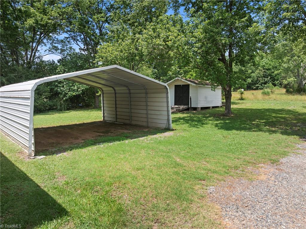 527 Riverview Road Lexington, NC 27292 - Photo 6 of 13