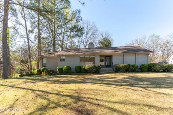 $369,900 | 418 Deerwood Lane, Lexington, TN 38351