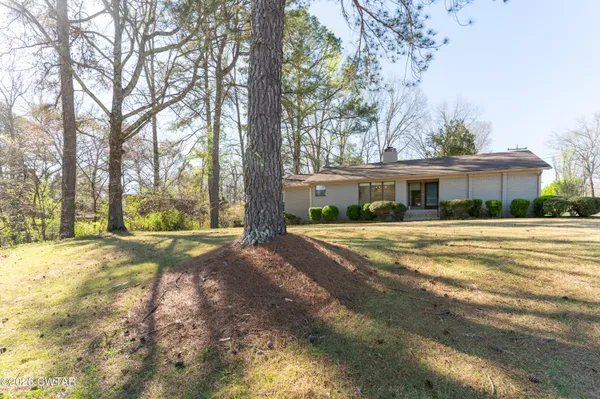 $369,900 | 418 Deerwood Lane, Lexington, TN 38351