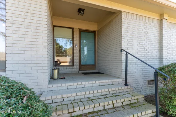 $369,900 | 418 Deerwood Lane, Lexington, TN 38351