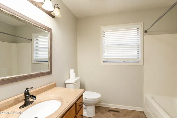 $369,900 | 418 Deerwood Lane, Lexington, TN 38351