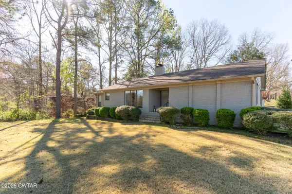 $369,900 | 418 Deerwood Lane, Lexington, TN 38351
