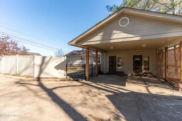 $369,900 | 418 Deerwood Lane, Lexington, TN 38351