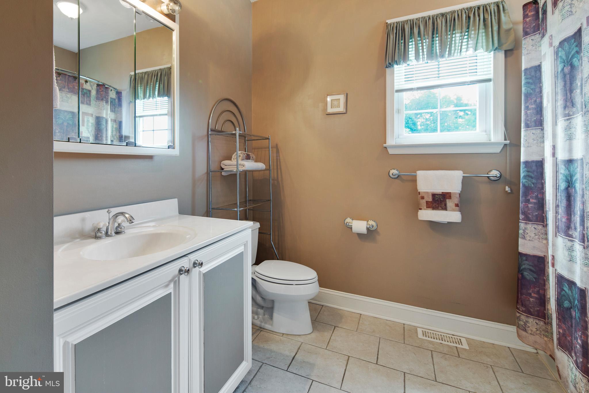 11 Whiskey Mill Road Clarksboro, NJ 08020 - Photo 13 of 35 full bathroom with tile