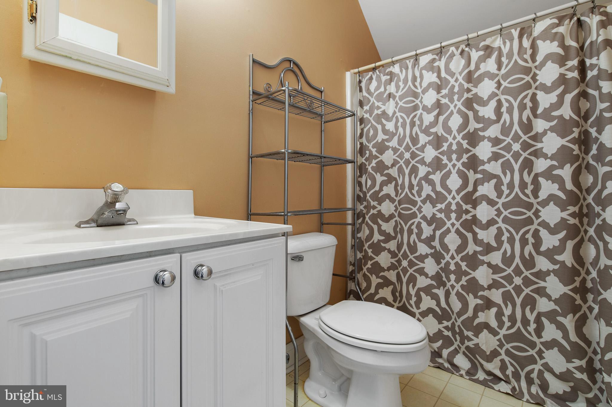 11 Whiskey Mill Road Clarksboro, NJ 08020 - Photo 19 of 35 2nd full bath with tile