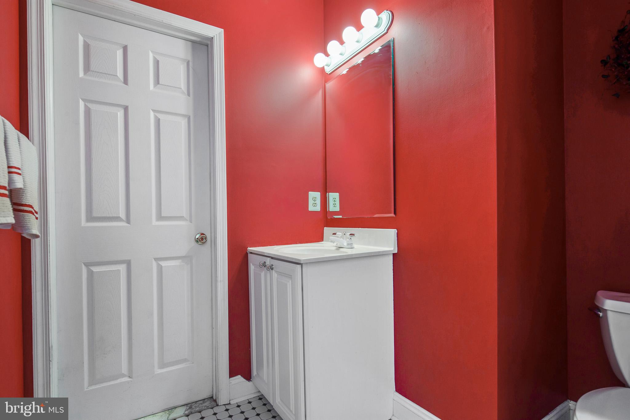 11 Whiskey Mill Road Clarksboro, NJ 08020 - Photo 21 of 35 half bath with tole