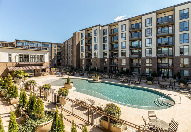 200 Manufacturers Road, Unit 235 Chattanooga, TN 37405 - Photo 17 of 23 Pool Area
