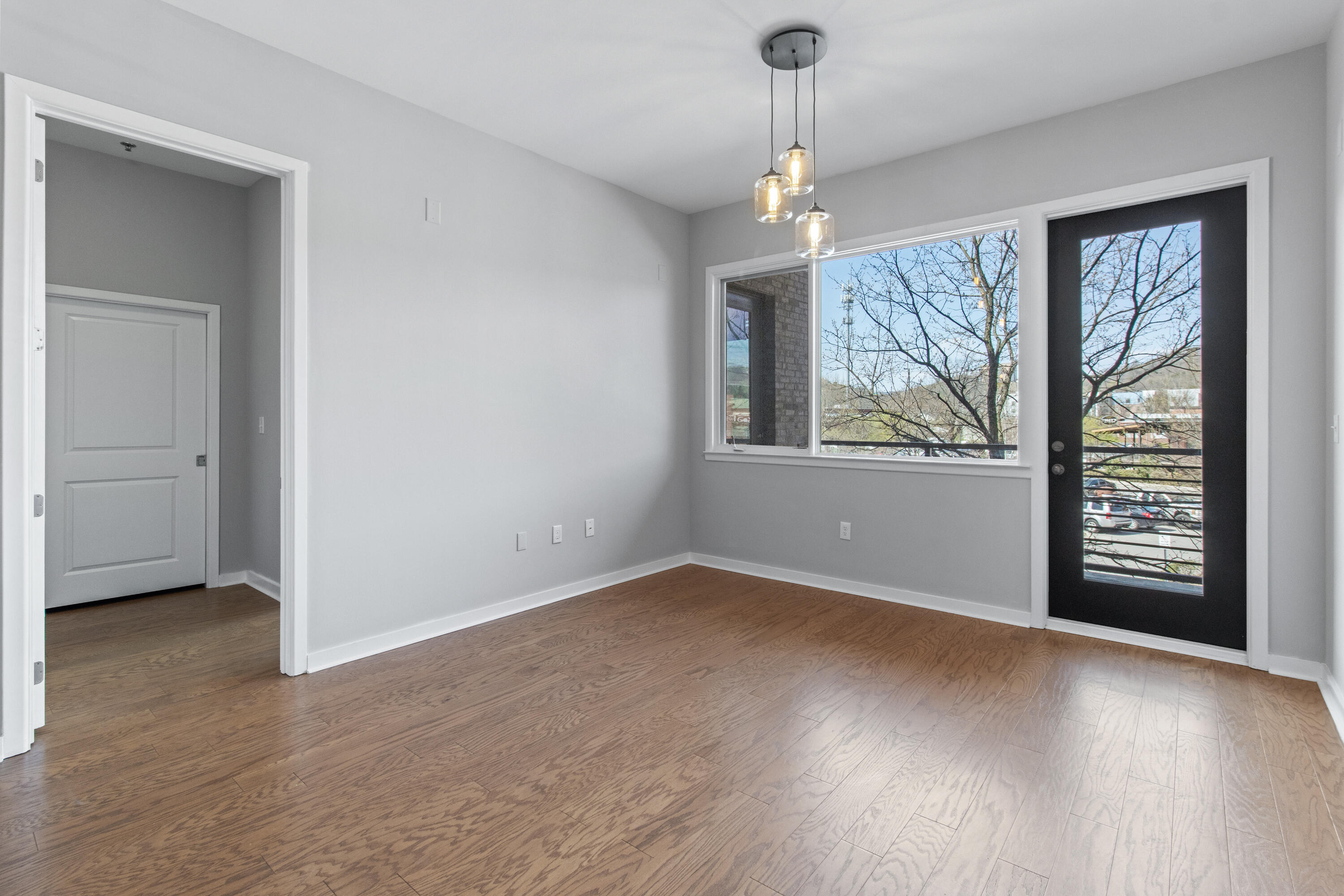 200 Manufacturers Road, Unit 235 Chattanooga, TN 37405 - Photo 2 of 23 Living Room