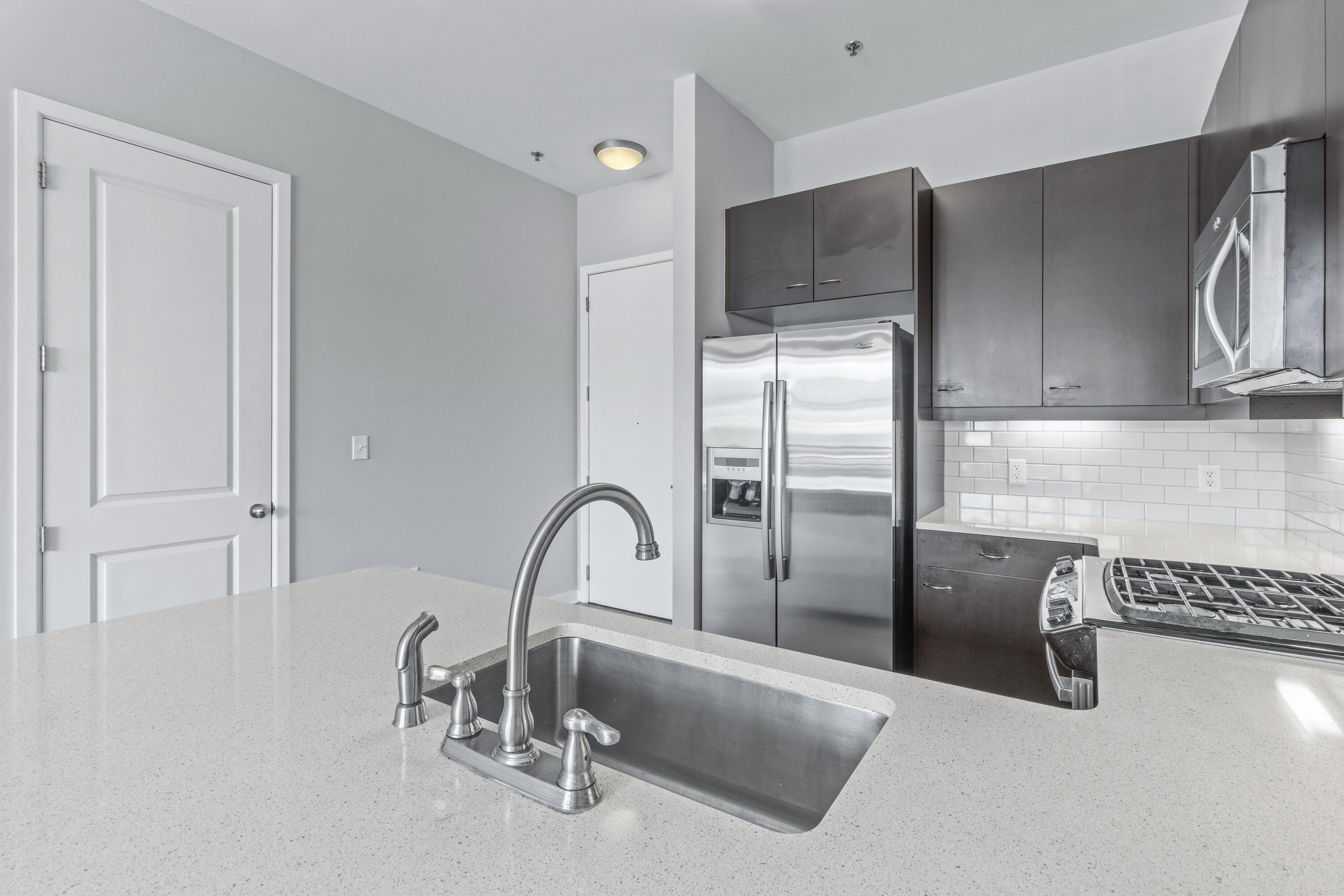 200 Manufacturers Road, Unit 235 Chattanooga, TN 37405 - Photo 7 of 23 Kitchen Quartz Counters & Sink