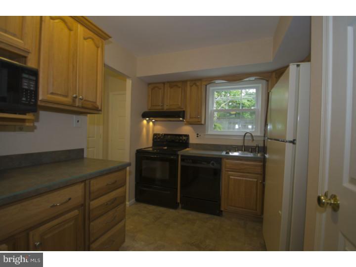 404 Dresher Road, Unit J Horsham, PA 19044 - Photo 4 of 20 Gallery Image 4