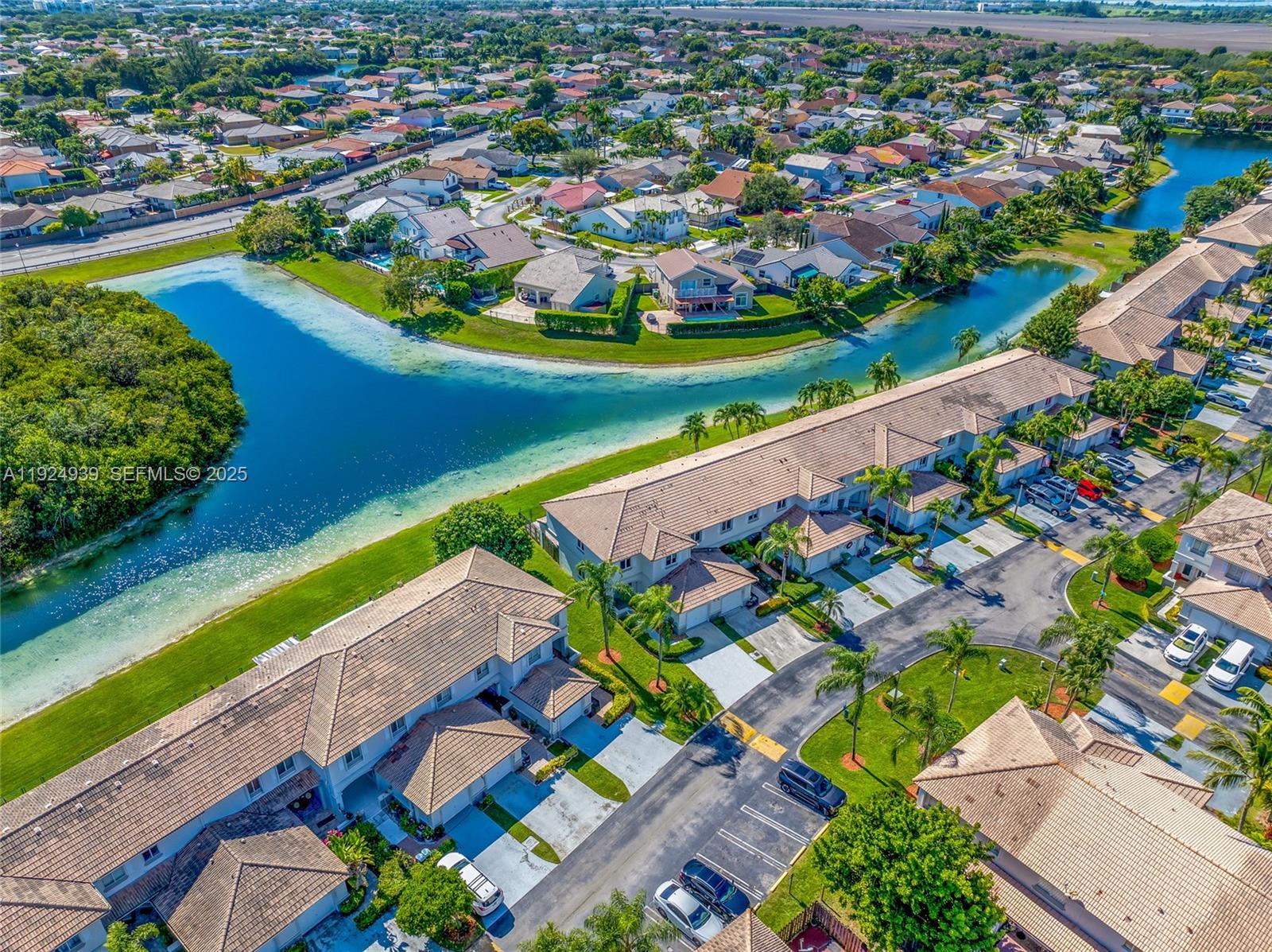 16236 Southwest 75th Street Miami, FL 33193 - Photo 14 of 53