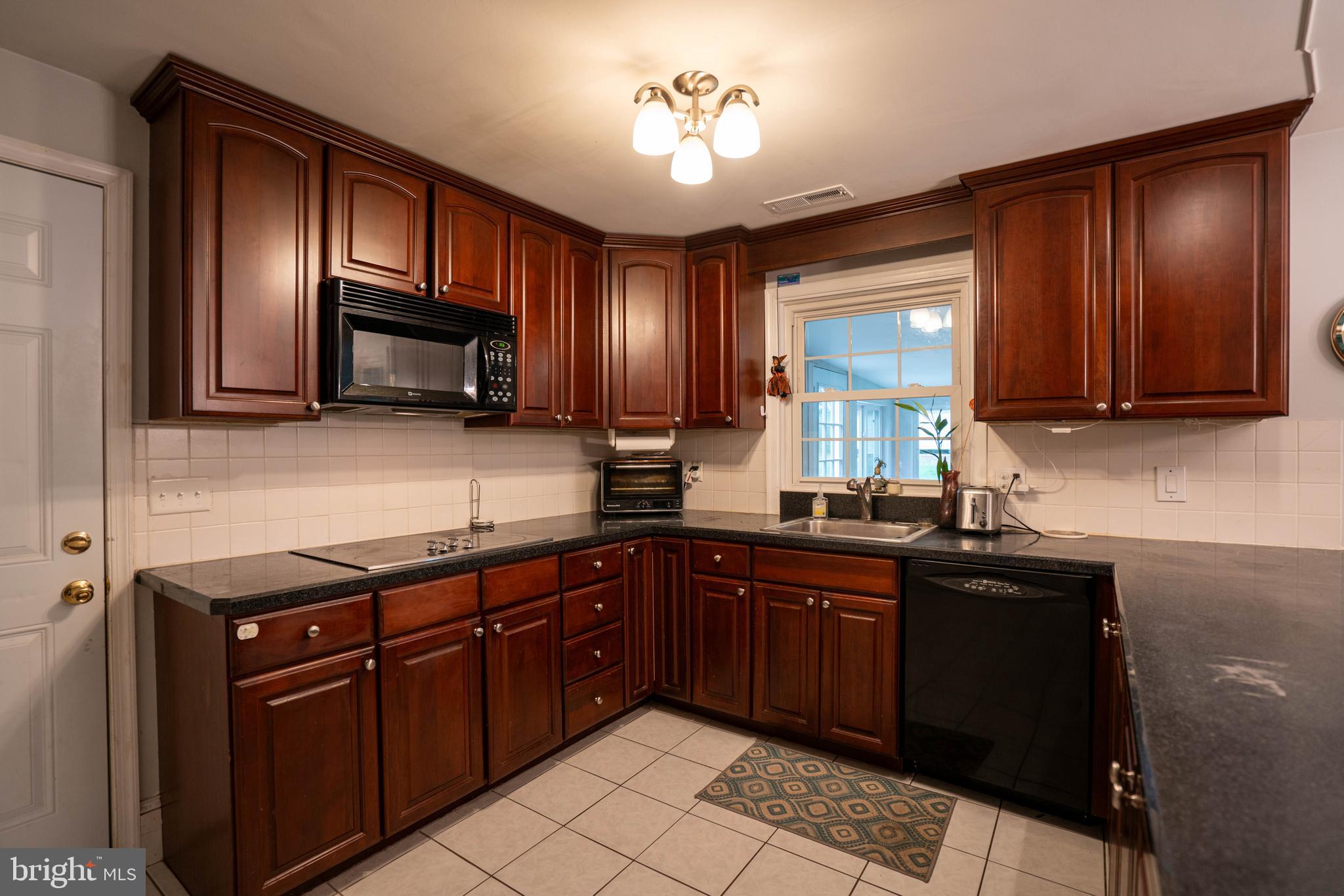 850 Hunsicker Road Telford, PA 18969 - Photo 20 of 47 Kitchen