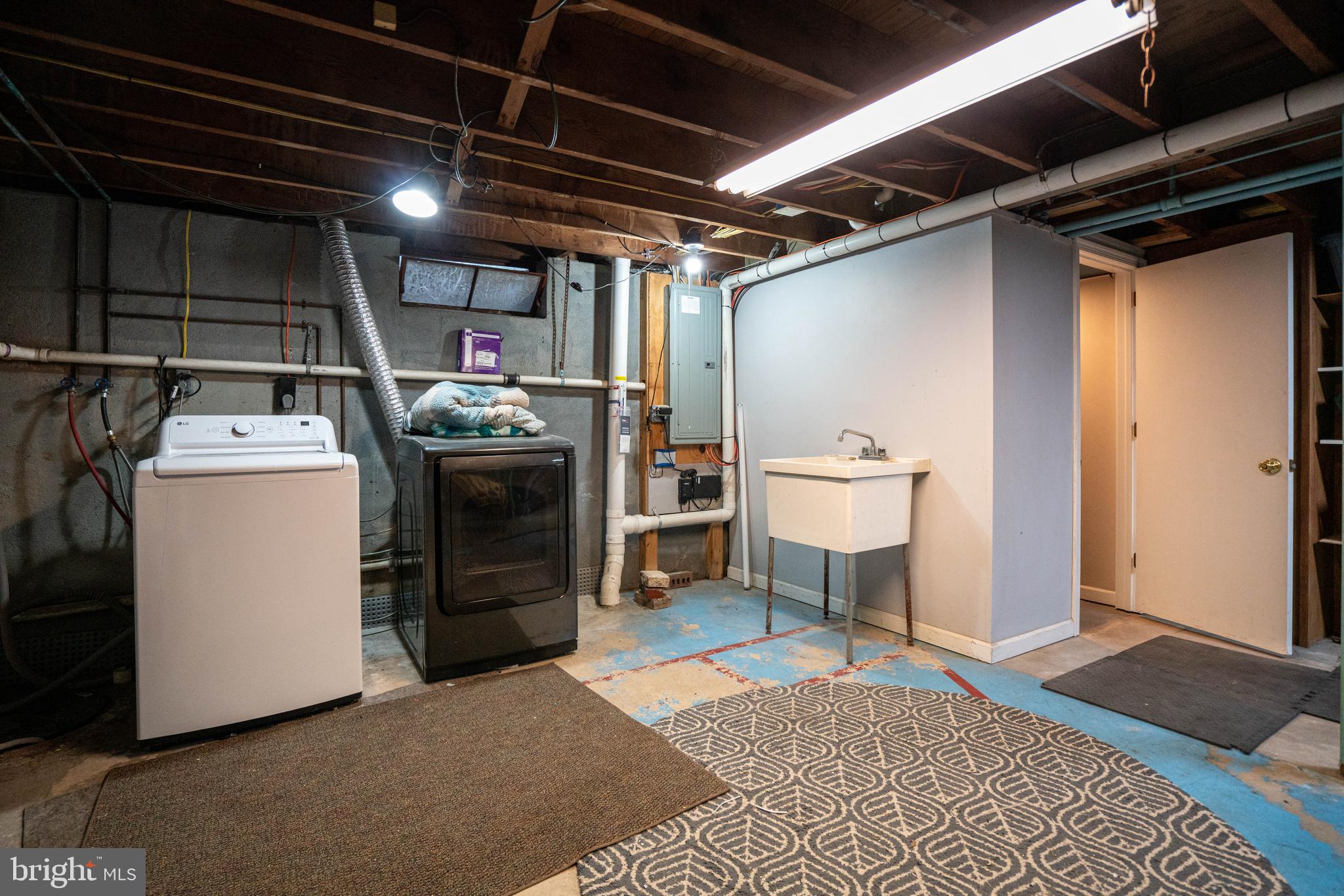 850 Hunsicker Road Telford, PA 18969 - Photo 27 of 47 Basement Laundry Area