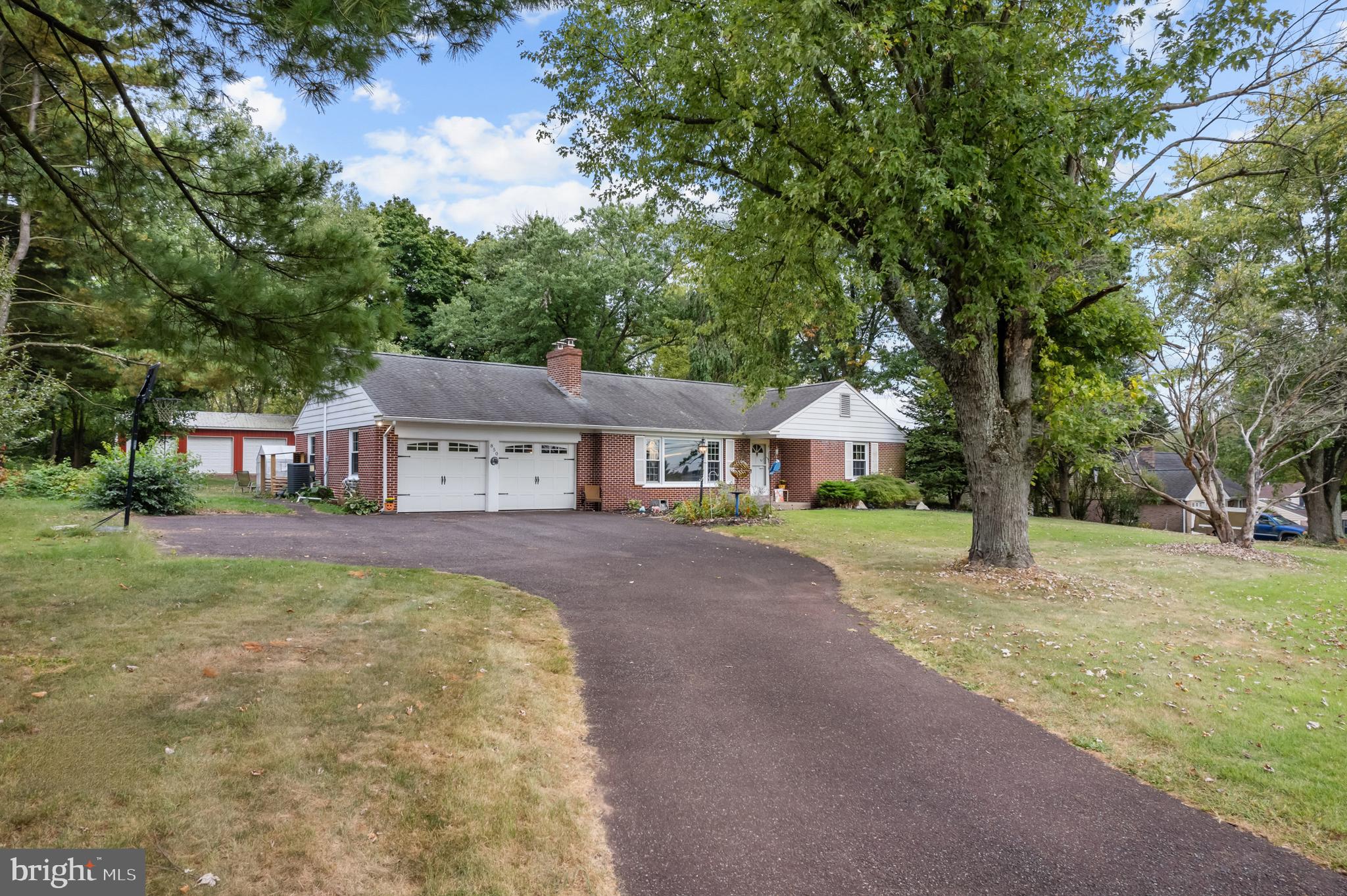 850 Hunsicker Road Telford, PA 18969 - Photo 5 of 47 Long Driveway