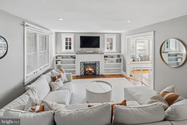 $595,000 | 15 East 11th Avenue, Conshohocken, PA 19428